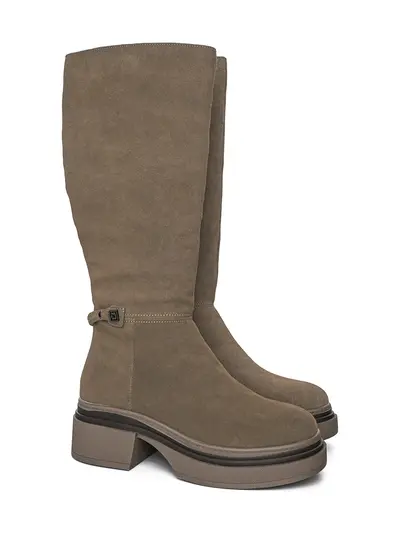 Сапоги бежевого цвета с молнией